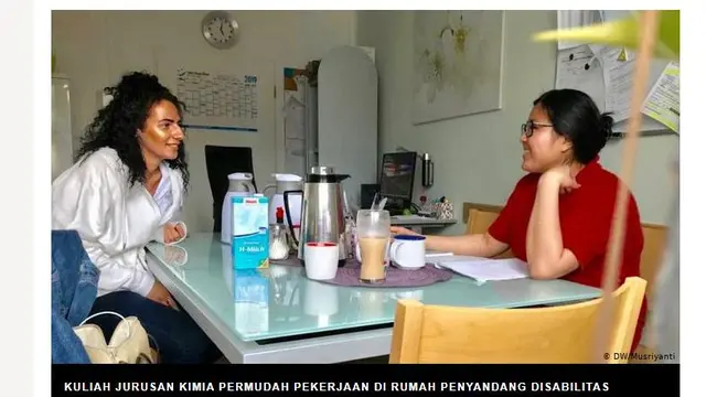 Ega Musriyanti memilih untuk bekerja sebagai pendamping disabilitas