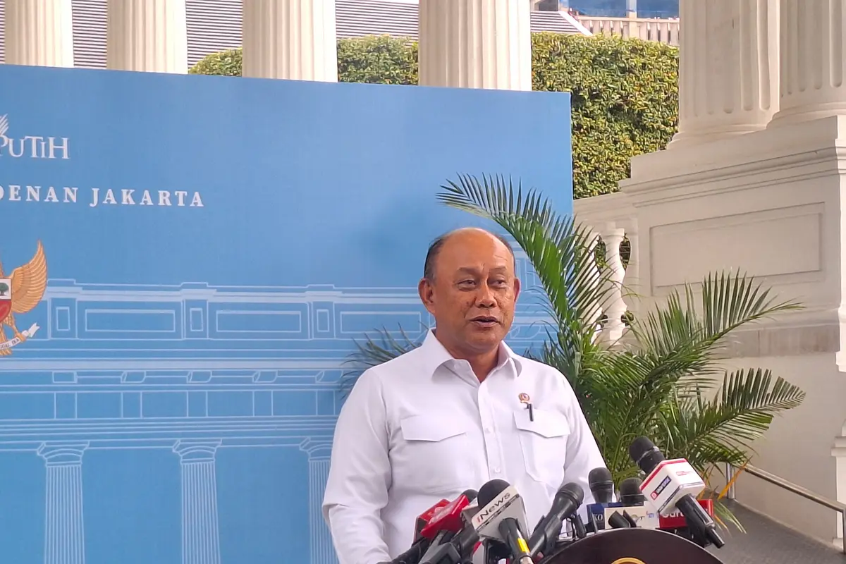 Kepala Badan Gizi Nasional (BGN) Dadan Hindayana. Dia mengatakan menu makan bergizi gratis (MBG) selama Ramadan akan disesuaikan agar tak mudah basi dan bisa dimakan saat berbuka puasa.