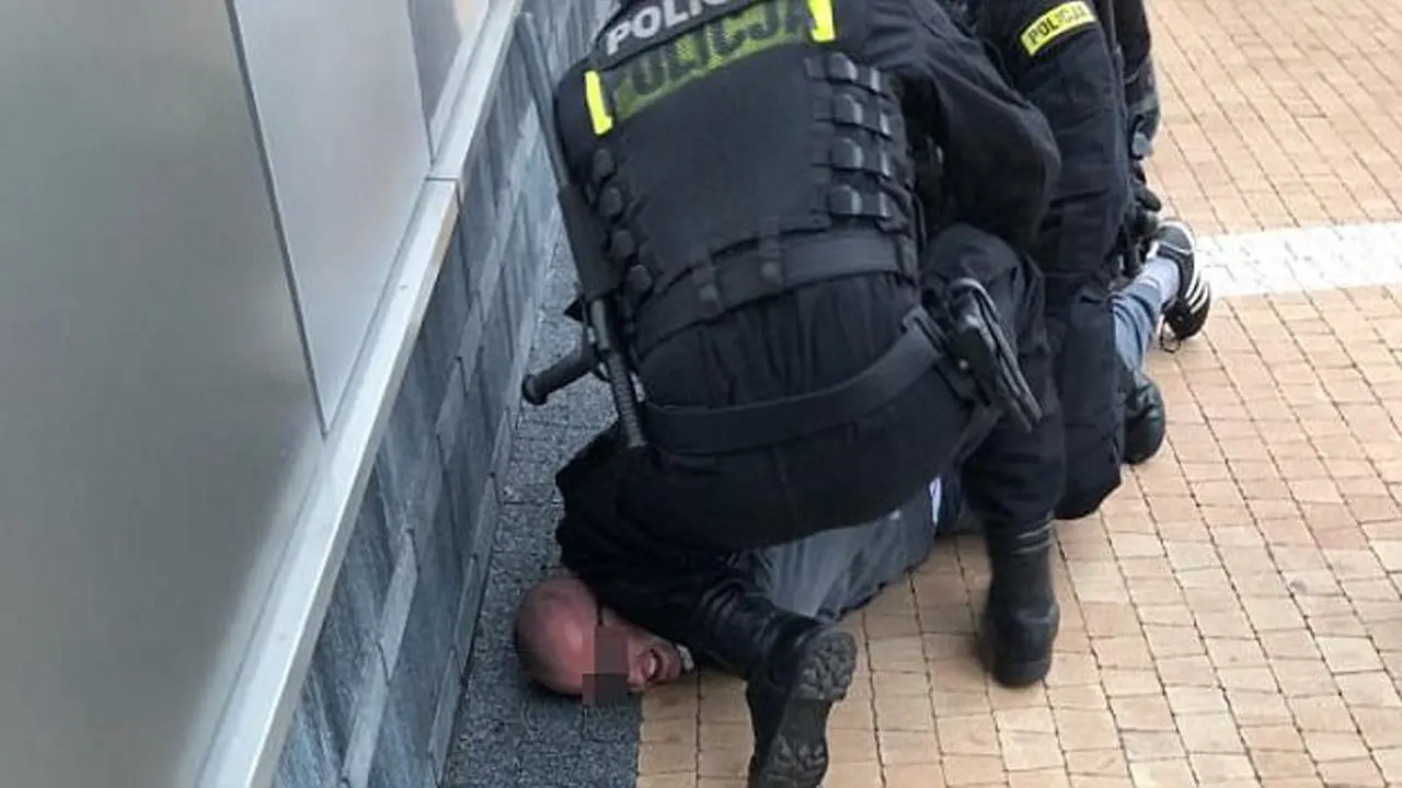 Pria diduga pelaku penikaman di mal Polandia. (Podkarpacie112.pl)