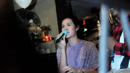 Ditemui saat buka puasa bareng fans di kawasan Kebayoran Baru, Jakarta, Jumat (18/7/14), dara kelahiran 6 Juni 1990 itu mengaku punya impian besar dalam hidupnya untuk mengadakan konser tunggal. (Liputan6.com/Faisal R Syam)