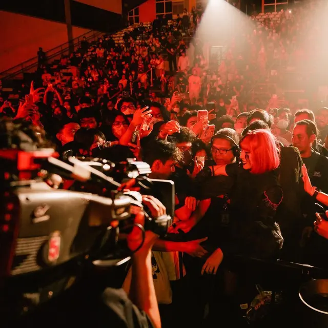 [Fimela] Lexiconcert Isyana Sarasvati Jakarta