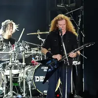 Hammersonic Festival 2017 ditutup dengan penampilan band metal Megadeth. Band legenda asal Amerika Serikat itu sukses membakar semangat penonton yang berakhir hingga pukul 01.00 WIB. (Bambang E. Ros/Bintang.com) 