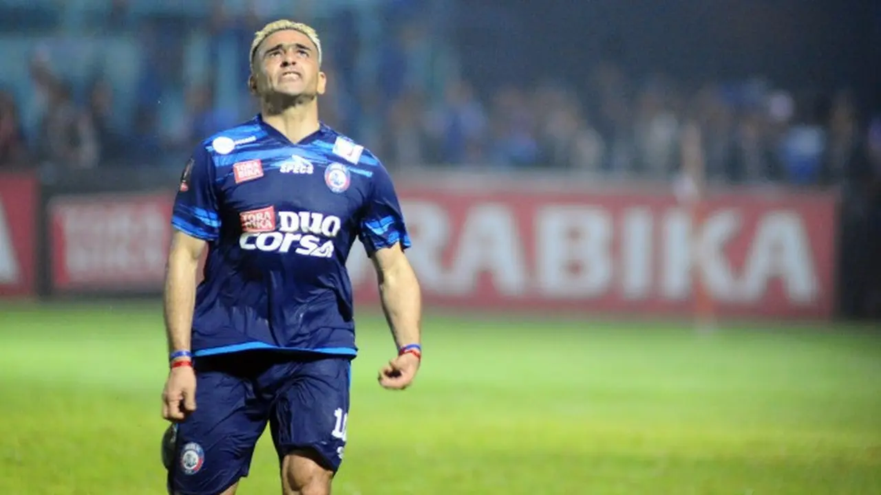 Striker Arema FC, Cristian Gonzales 