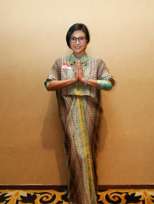 Menurut Lusi jika mereka hidup di Jakarta, kesibukan pasti akan membuntuti. Terlebih pekerjaan Lusi di dunia hiburan yang tak memiliki waktu tetap untuk libur. Begitu juga dengan sang suami, Soewito Chandra Widjaja. (Adrian Putra/Bintang.com)