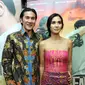 Vino G Bastian dan Marsha Timothy saat menghadiri Gala Premier film TOBA DREAMS di Djakarta Theater, Jakarta, Kamis (16/4/2015). Film ini menceritakan pensiunan TNI dengan uang terbatas yang ingin membahagiakan keluarga.(Liputan6.com/Panji Diksana)