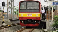 Sambut Hari Pahlawan, PT Kereta Api Indonesia membagikan 11 ribu tiket kereta api jarak jauh secara gratis untuk guru, nakes, dan veteran. (unsplash/fasyah halim).