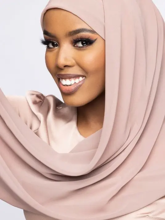 Khadija juga mengatakan bahwa Halima Aden menjadi inspirasinya. (miss somali).