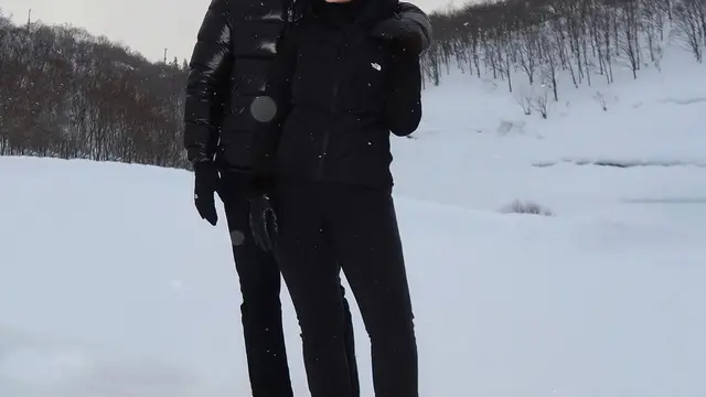 5 Penampilan Modis Margin Wieheerm saat Main Salju, Simpel Tapi Fashionable (instagram/marginw)