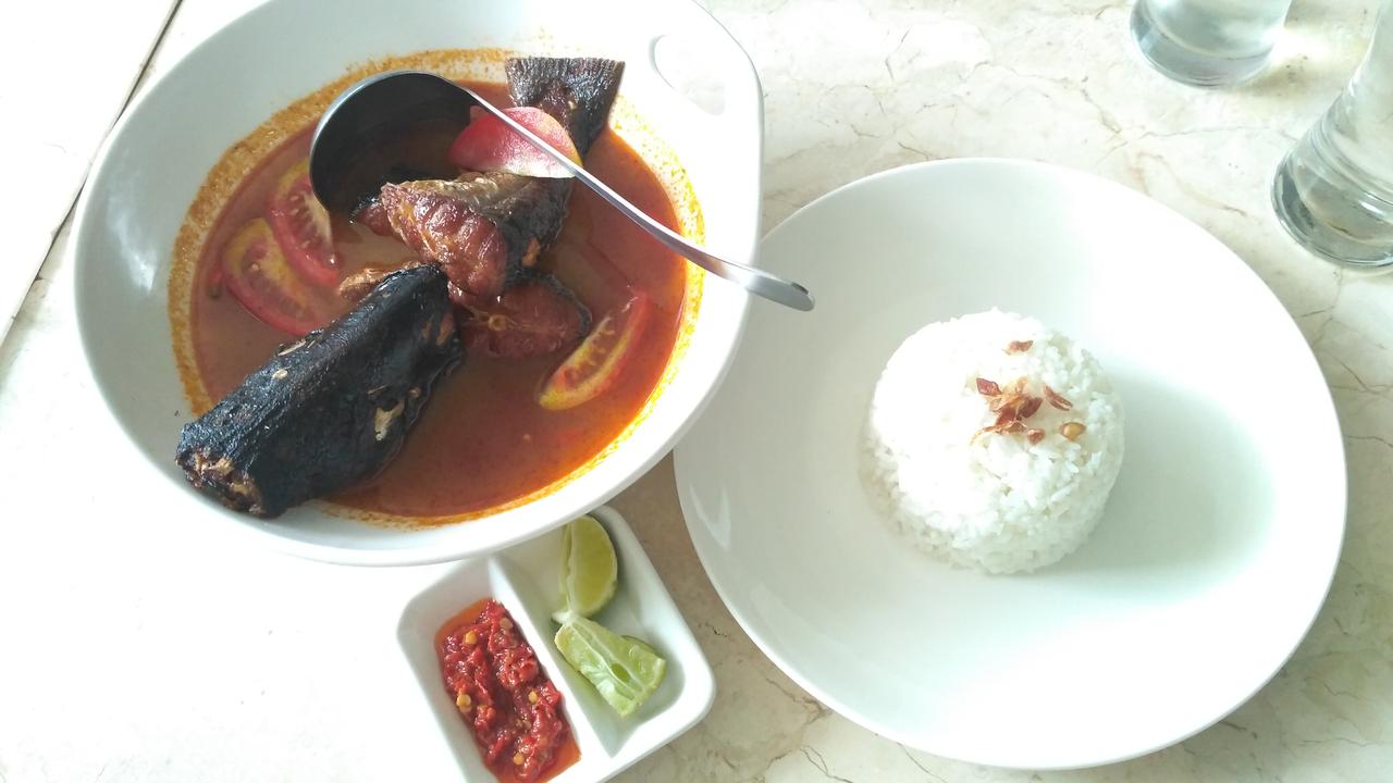 Pindang patin Cafe Ruang tengah
