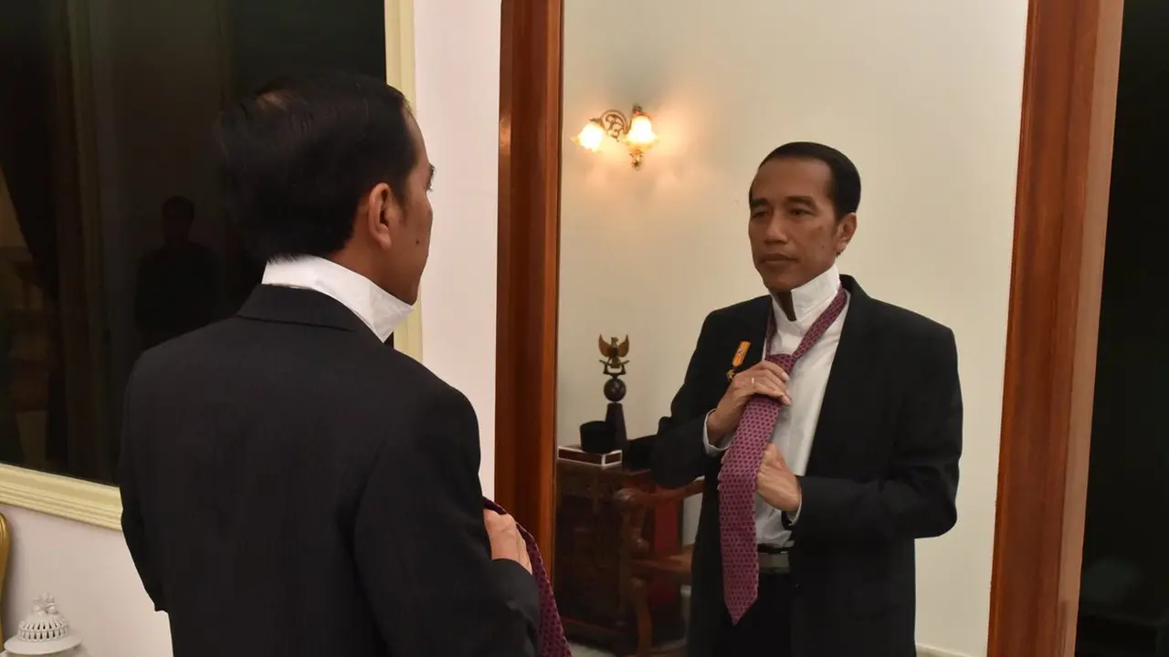 Dasi Merah Jokowi