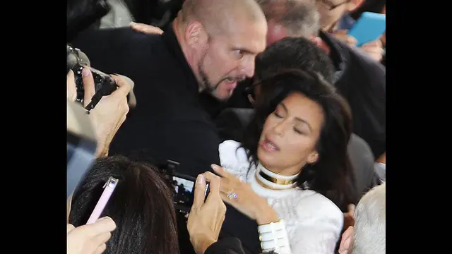 Wajah <i>Shock</i> Kim Kardashian Saat Diserang Fans