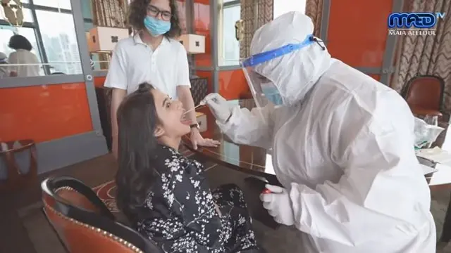 Momen Tissa Biani Ikut Keluarga Maia Estianty Dinner, Santap Hidangan Berhias Emas