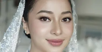 Tepat penghujung bulan Juli, Nikita Willy menggelar tasyakuran 4 bulan kehamilannya. [@evalovira].