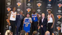 Logo Sponsor Hiasi Jersey Baru New York Knicks