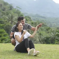 Kisah cinta pasangan pesinetron Citra Kirana kembali terjalin. Setelah sebelumnya kandas. Sekitar dua tahun belakangan ini, keduanya kembali menjalin kisah asmara yang pernah kandas. (Instagram/alisyakieb)