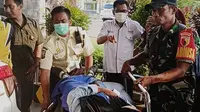Pelajar Sekolah Menengah Kejuruan Negeri (SMKN) Palang, Tuban, Jawa Timur, diduga keracunan usai menyantap menu nasi goreng dari program Makan Bergizi Gratis (MBG). Mereka pun langsung dilarikan ke RSUD dr. Koesma Tuban. (Foto: Istimewa).