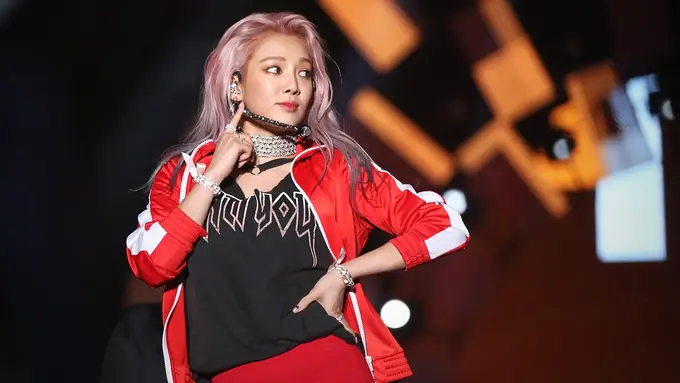 [Bintang] Lirik Lagu Hyoyeon SNSD, Sober