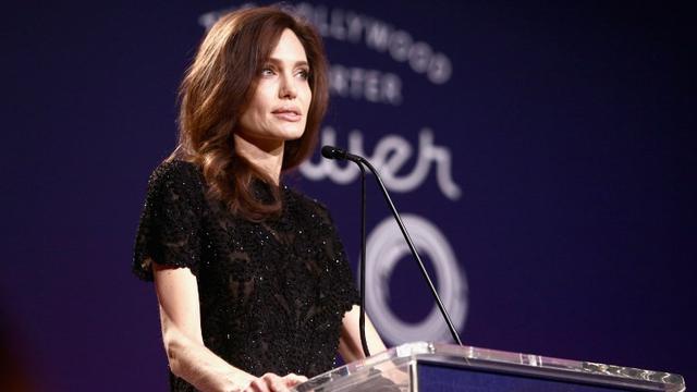 [Bintang] Angelina Jolie