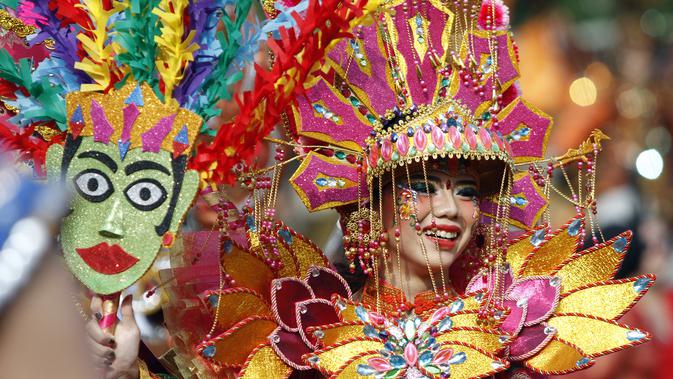  Solo  Batik  Carnival Solo  yang Warna  Warni Regional 