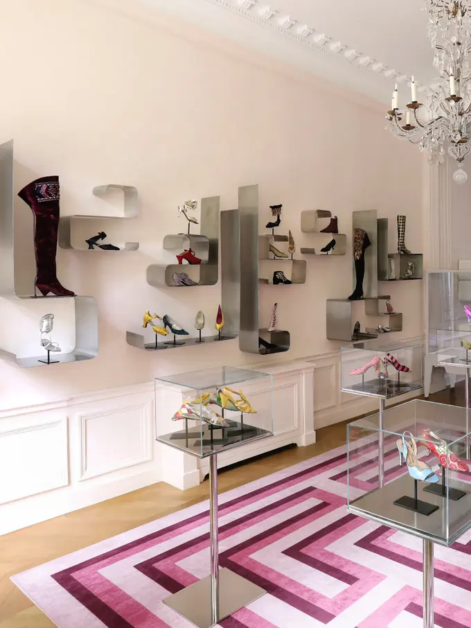 Kini hadir Maison Vivier, Rumah Warisan Brand Sepatu Mewah Paris Roger Vivier. Dok. Roger Vivier