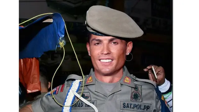 6 Editan Foto Cristiano Ronaldo Jika Jadi Petugas Keamanan Ini Kocak