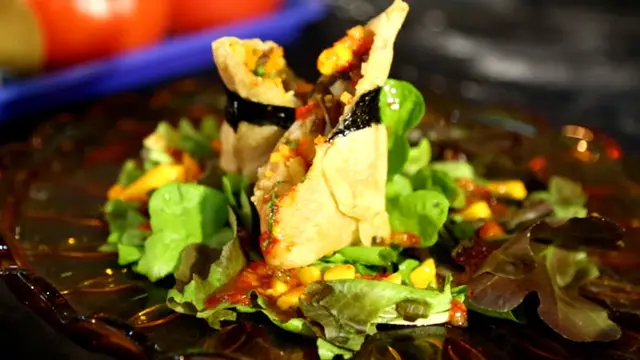 Tutorial Masak: Gluten Free Spring Rolls with Manggo Salsa Sauce