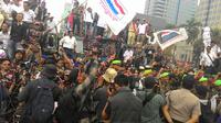 Massa Prabowo-Hatta memadati Jalan MH Thamrin, Jakarta Pusat. (Liputan6.com/Ahmad Romadoni)
