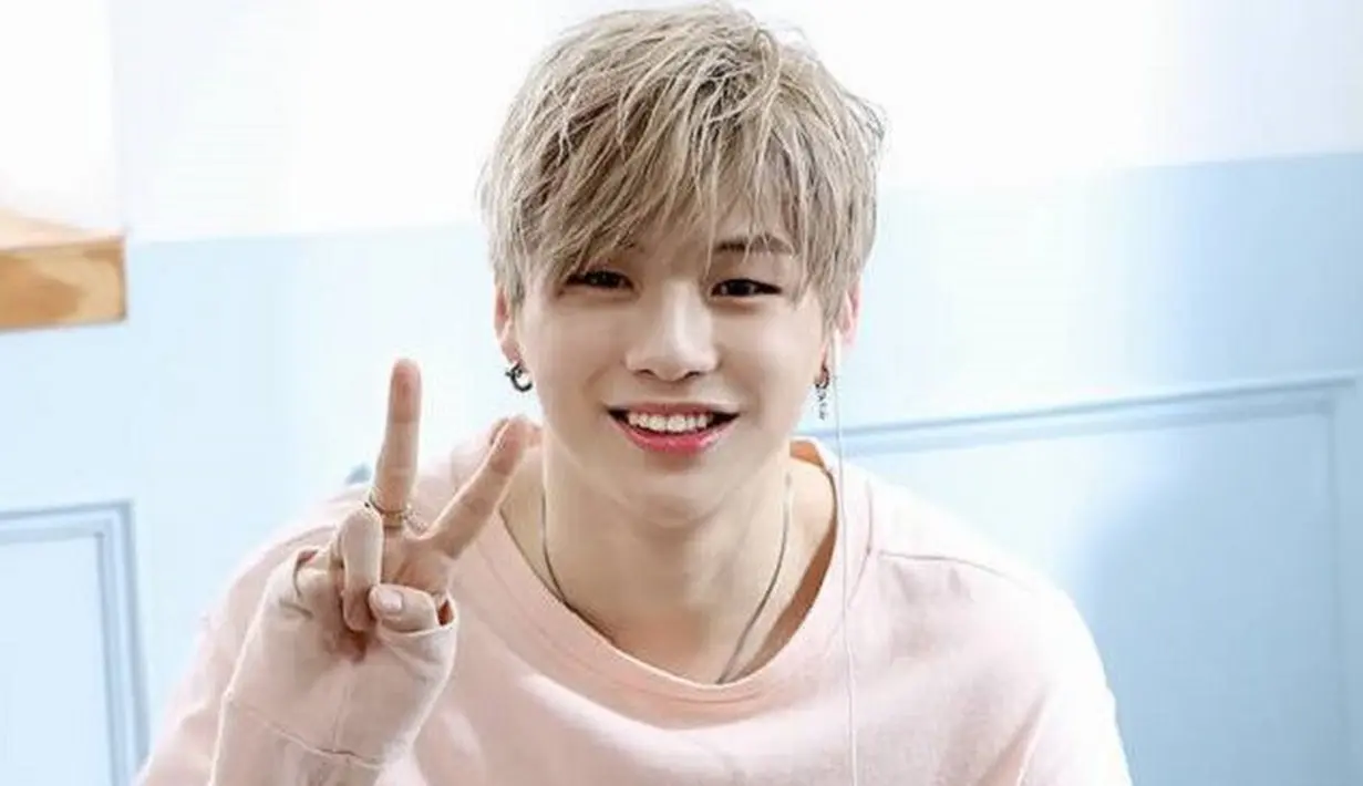 "Sudah 8 bulan sejak kami debut. Sulit rasanya menggambarkan ikatan di antara kita selama lebih dari setahun ini, terima kasih sudah mendukung dan menyukai album kami," ujar Kang Daniel. (Foto: Soompi.com)