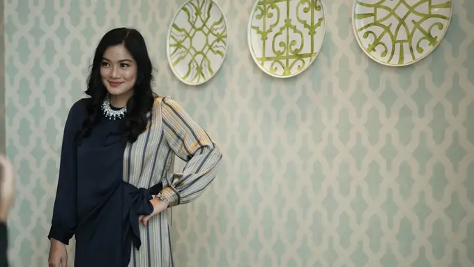 Sambut Ramadan, Titi Kamal Bersama Kami. Luncurkan Koleksi Terinspirasi Perjalannya Bersama Christian Sugiono 