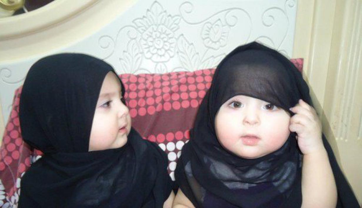 Gambar Bayi Perempuan Berhijab Lucu