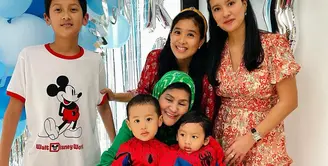 Kana Mahatma Soeprapto, anak sulung dari Marcella Zalianty dan Ananda Mikola baru saja merayakan ulang tahunnya yang ke-13. [@marcella_zalianty].