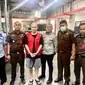 Kejaksaan Negeri Jakarta Pusat berhasil menangkap buron Sean William Henley, terpidana kasus dugaan tindak pidana perbankan.  (dok Kejaksaan)