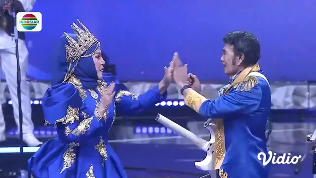 Rhoma irama tampil dalam Konser Dangdut Academy 5 Cinta dalam Khayalan Indosiar (Foto: Youtube/Indosiar)