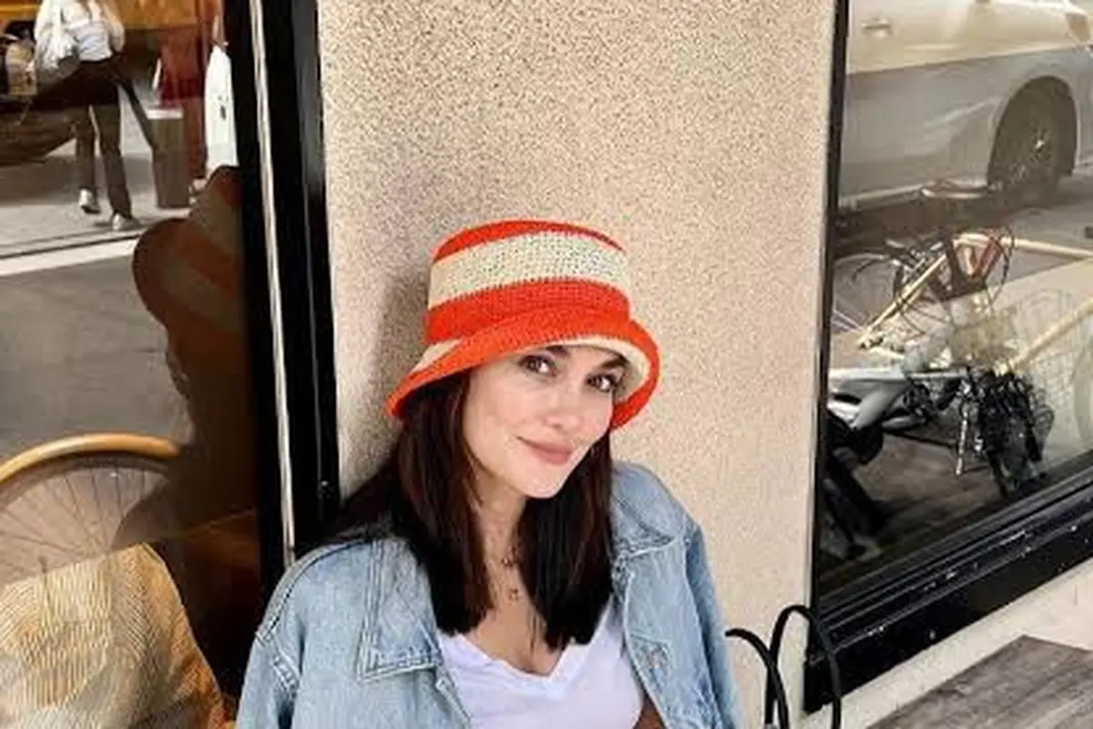Inspirasi padu padan jaket jeans ala Luna Maya (Instagram/@lunamaya)