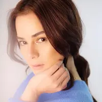 Kecantikan Astrid Tiar kerap dipuji publik. Akan tetapi tak hanya pujian, ia sempat dituding melakukan operasi plastik. [Foto: instagram/astridtiar127]