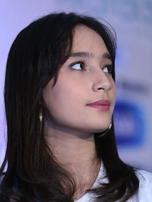 "Keraguannya sebenarnya karena waktunya yang sangat mepet dan cukup mendadak ikut castingnya. Ya sekitar 2 atau 3 minggu sebelum syuting. Jadi kondisinya emang sangat sedikit waktu persiapan untuk diriku sendiri," ujar Tatjana. (Andy Masela/Bintang.com)