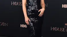 Olivia Cooke berpose menghadiri Penayangan Perdana Dunia Serial Drama Asli HBO "House of the Dragon" di Academy Museum of Motion Pictures di Los Angeles, California (27/7/2022). Aktris Inggris berusia 28 tahun ini yang memainkan peran kunci Alicent Hightower, tampil bergaya dalam gaun berkilau. (Frazer Harrison/Getty Images/AFP)