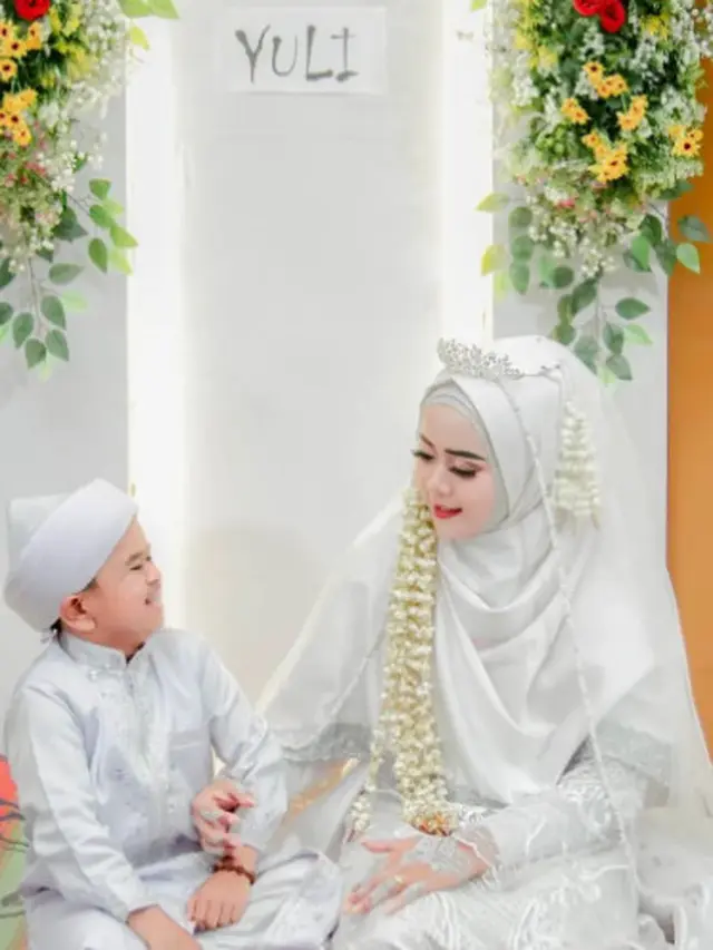 Masih Ingat Ustaz Mumuy AKSI Indosiar? Ini 6 Potretnya yang Baru Menikah