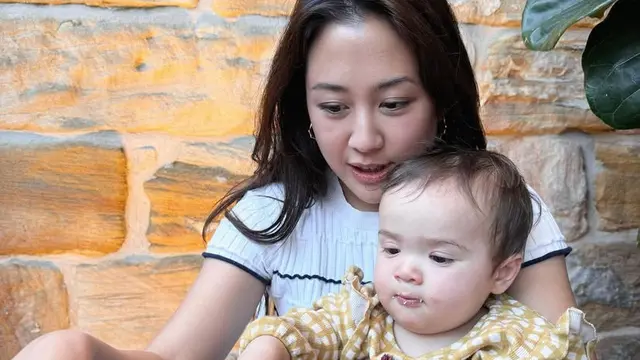 Sherina Munaf Kala Bermain Bersama Keponakan Bulenya. [@sherinamunaf]