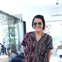 Akibat pengumpalan itu, beberapa reaksi sering dirasakan oleh mantan istri Radja Simatupang itu. Melanie mengaku sering hilang ingatan alias blank dalam pikirannya. Mengingat kata menjadi lama. (Nurwahyunan/Bintang.com)