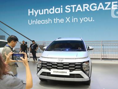Both Hyundai menghadirkan mobil terbaru Stargazer X pada pameran otomotif Gaikindo Indonesia International Auto Show (GIIAS) 2023 di ICE BSD, Tangerang, Kamis (10/8/2023). (Liputan6.com/Angga Yuniar)