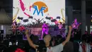 Penampilan grup band Merseyside saat acara MALAMNYA BOLA 2024 dengan agenda utama nonton bersama laga kualifikasi Piala Dunia 2026 antara Timnas Indonesia menghadapi Filipina di area Jakarta International Velodrome, Rawamangun, Jakarta Timur, Selasa (11/6/2024). (Bola.com/Bagaskara Lazuardi)