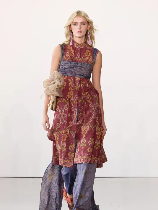 Pemilihan kombinasi warna ini terinspirasi dari warna-warna tropis pemandangan alam yang ada di Indonesia seperti pantai, pegunungan bukit dan hutan alam Indonesia. [Dok/Didiet Maulana]