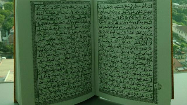 4 Manfaat Membaca Ayat Kursi Disertai Arti dan Kisah Turunnya ke Bumi