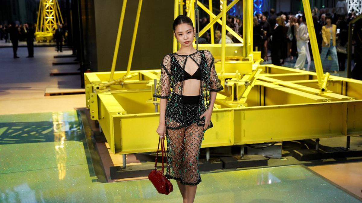 Deretan Bintang Chanel di Paris Fashion Week 2026, dari Jennie hingga Margot Robbie