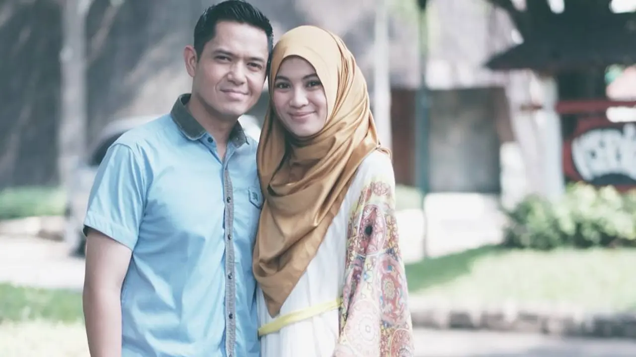 [Bintang] Dude Harlino dan Alyssa Soebandono