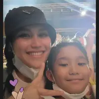 Ayu Ting Ting Menemani Bilqis Nonton NCT Dream (Foto: Instagram @ayutingting92)