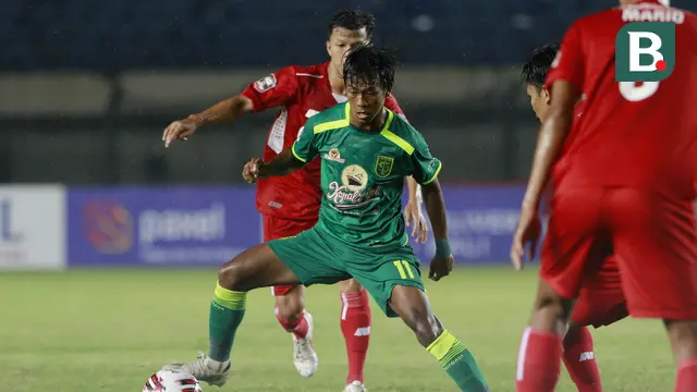 FOTO: Bermain dengan 10 Pemain, Persebaya Sementara Imbangi Persik 0-0 dalam Laga Grup C Piala Menpora 2021 - Mochammad Supriadi