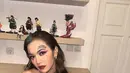 <p>Melalui akun Instagram pribadinya, ia menuliskan 'Jokernya Wibu'. Ia membagikan beberapa potret dengan berbagai pose. [Foto: instagram.com/mahaliniraharja]</p>