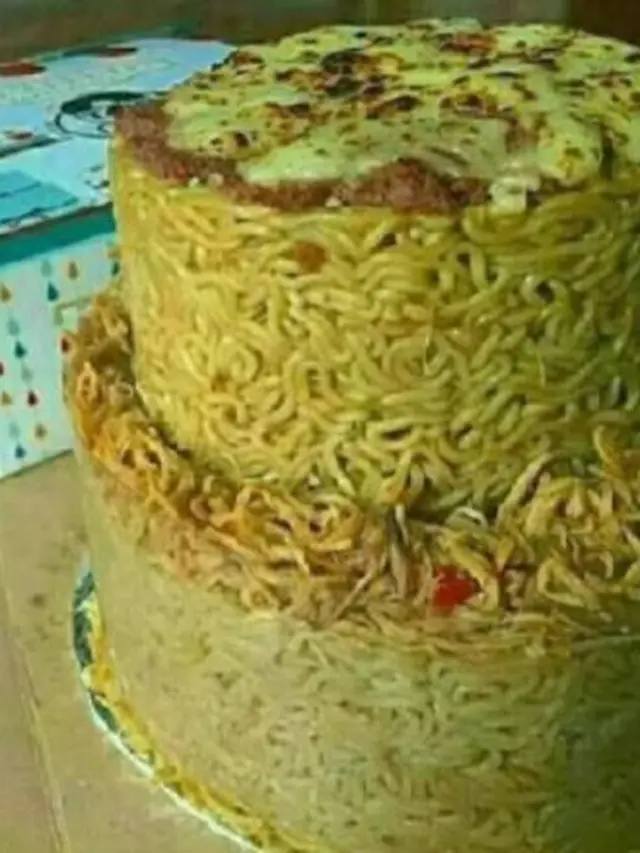 7 Cara Unik Makan Mi Instan Ala Netizen Ini Absurd Banget